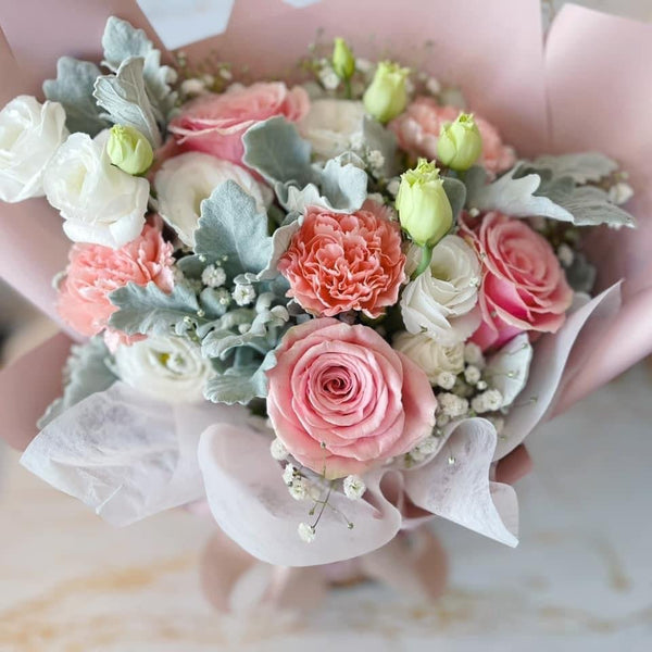 Fresh Flower Bouquet - My Queen (Seasonal Picks, Varies) - Rainbowly Fresh Fruit Gift and Flower Arrangments