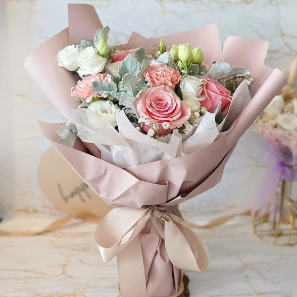 Fresh Flower Bouquet - My Queen (Seasonal Picks, Varies) - Rainbowly Fresh Fruit Gift and Flower Arrangments