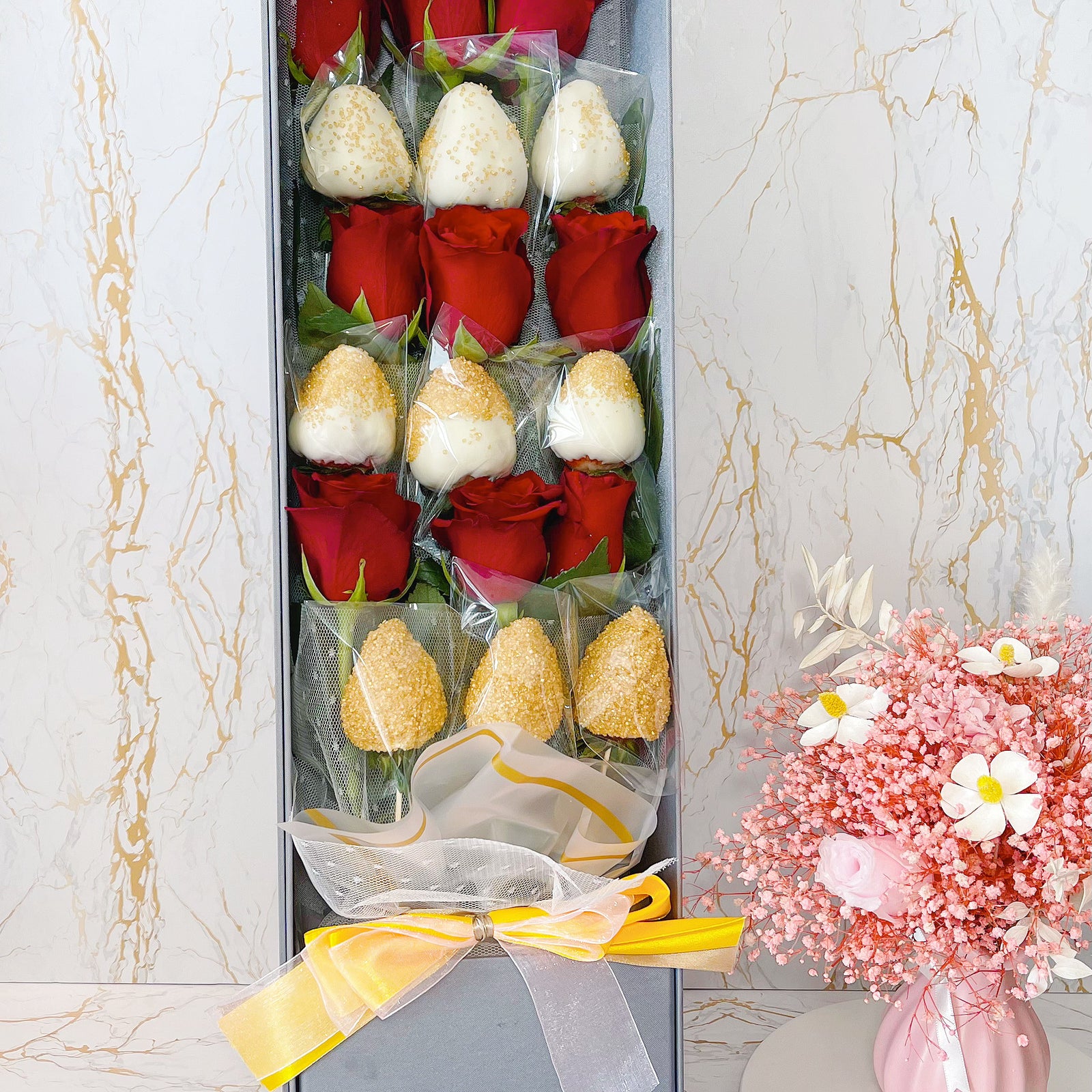 Glorious (Huge Size Gift Box) - Chocolate Coated Strawberry Premium Fruit Box - Rainbowly Fresh Fruit Gift and Flower Arrangments