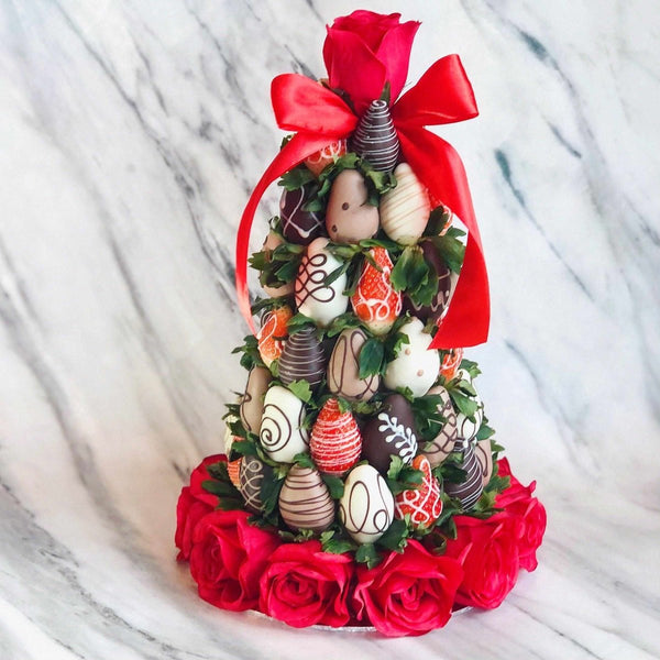 Romantic Love Fresh Fruit Arrangement with Chocolate Dipped Strawberry Tower & Roses / Flower Arrangements - Rainbowly Fresh Fruit Gift and Flower Arrangments