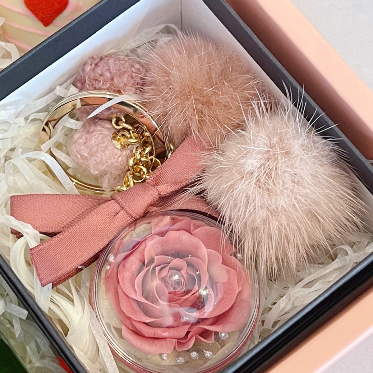 Special Chocolate Coated Strawberries with Mini Moet & Charming Pink