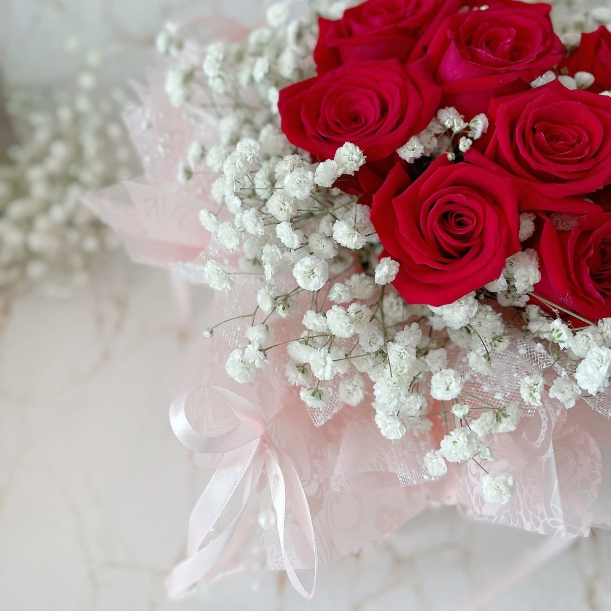 Red Rose Bouquet Fresh Flowers - Classic 9 (Columbia Roses) - Rainbowly Fresh Fruit Gift and Flower Arrangments