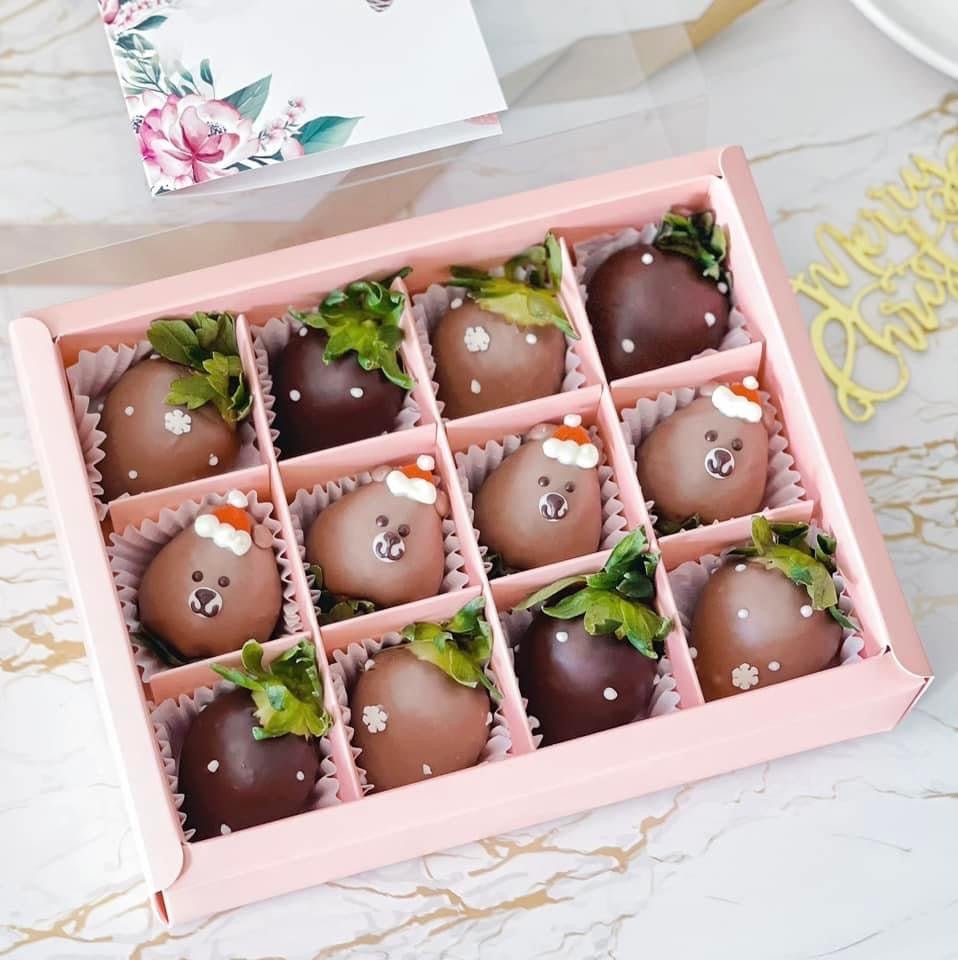 Christmas Gift - Special Dozen Beary Chocolate Coated Strawberries - Rainbowly Fresh Fruit Gift and Flower Arrangments