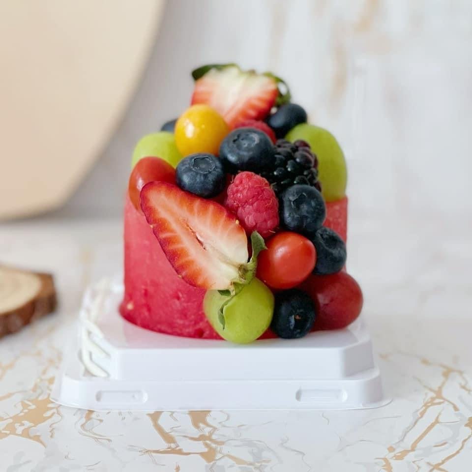 Corporate Gift - Mini Watermelon Cake | Fruit Cake with Fresh Fruits Arrangements (Vegan Friendly Cake)(1 week Pre-Order) - Rainbowly Fresh Fruit Gift and Flower Arrangments