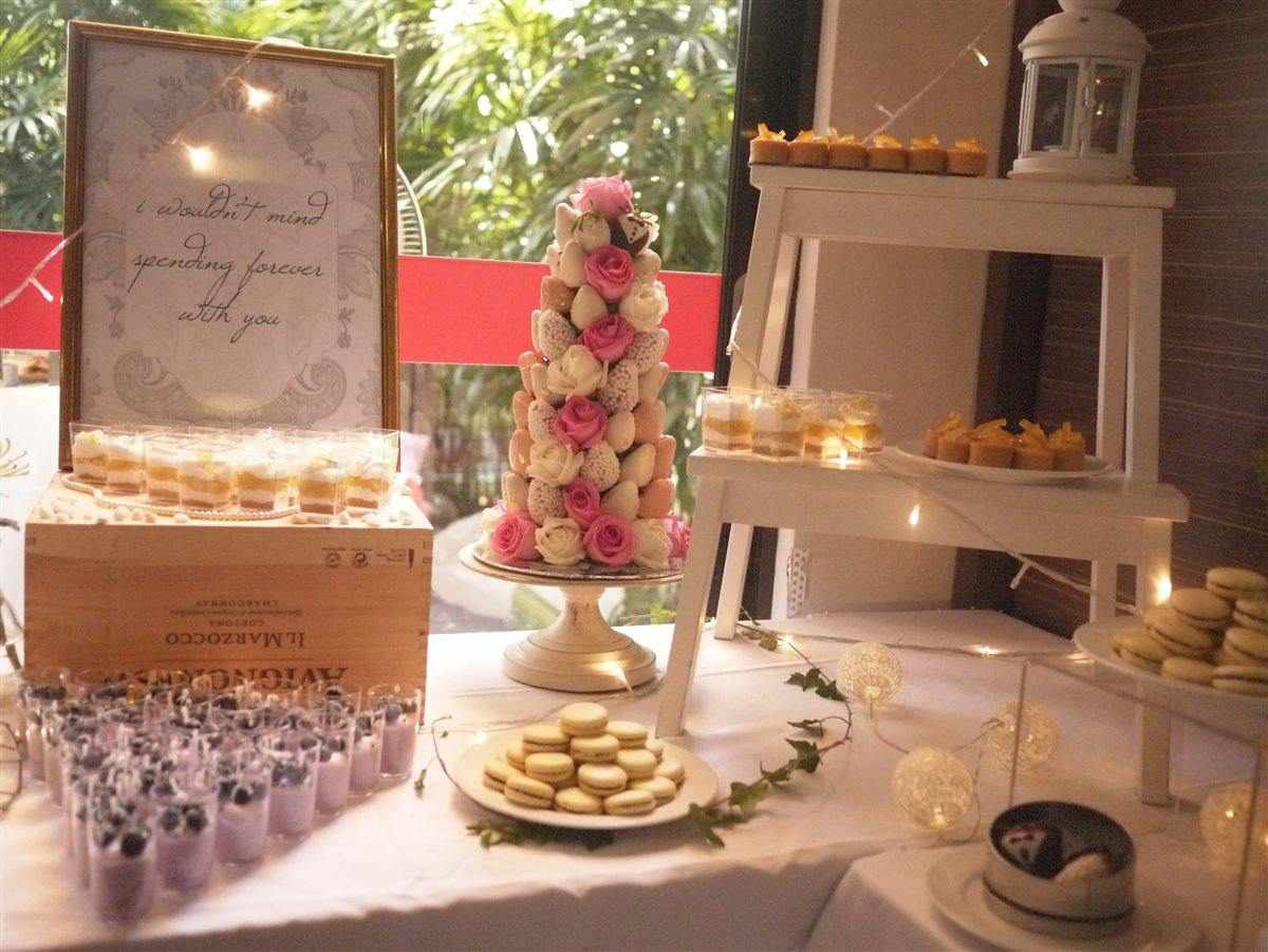 Dessert Table Package C - Rainbowly Fresh Fruit Gift and Flower Arrangments