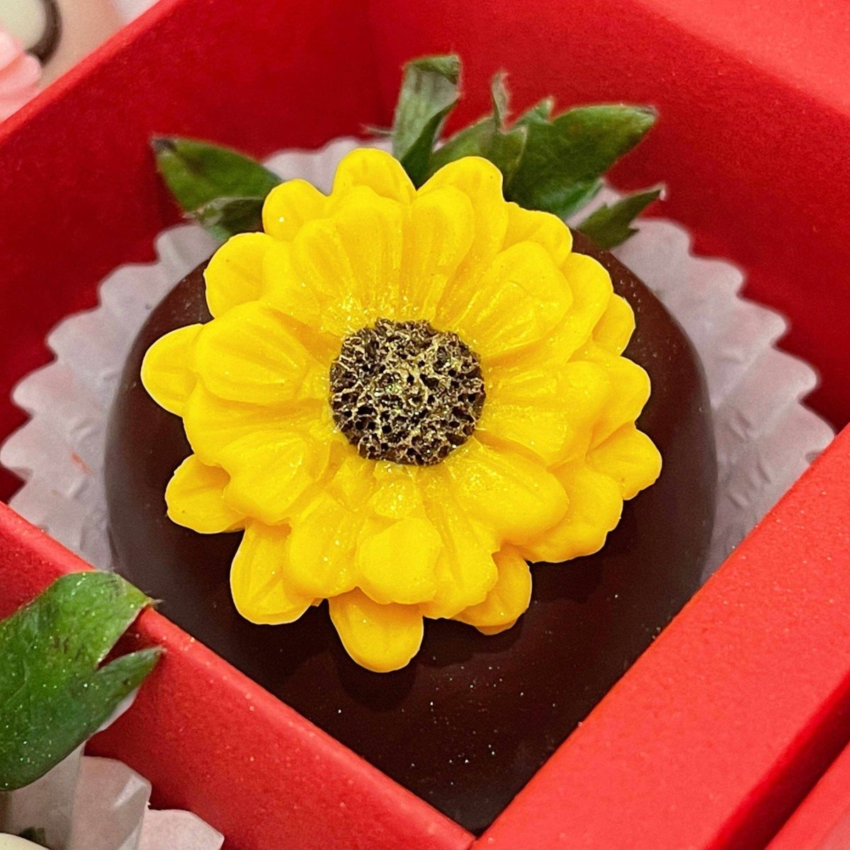 Flower Chocolate Coated Strawberries with (Edible Gift Box of 6) - Rainbowly Fresh Fruit Gift and Flower Arrangments