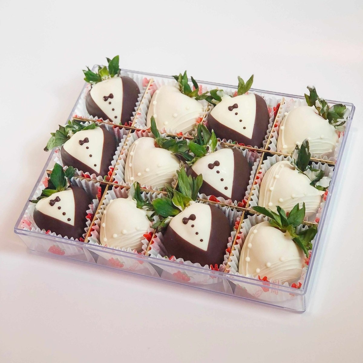 Gentlemen and Ladies Chocolate Coated Strawberry Fruit Gift Box - Rainbowly Fresh Fruit Gift and Flower Arrangments