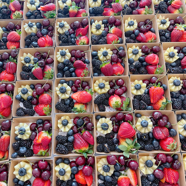 Corporate Gift - Fruit Platter / Fruit Box Gift (Omakase Style)(1 week pre-order) - Rainbowly Fresh Fruit Gift and Flower Arrangments