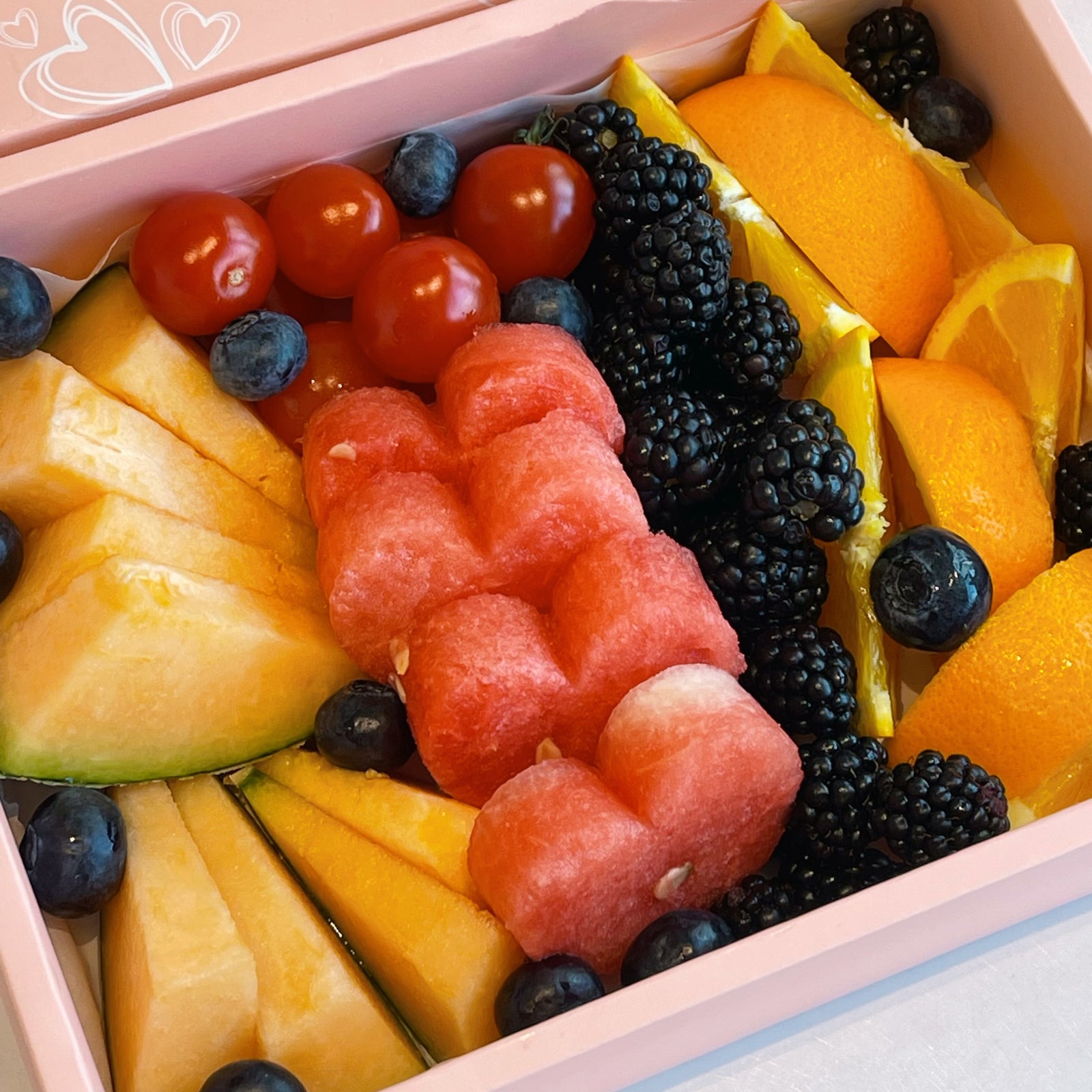 ( Not available from 7th-8th May 2022) Surprise Fruit Platter / Fruit Box Gift (Omakase Style) - Rainbowly Fresh Fruit Gift and Flower Arrangments