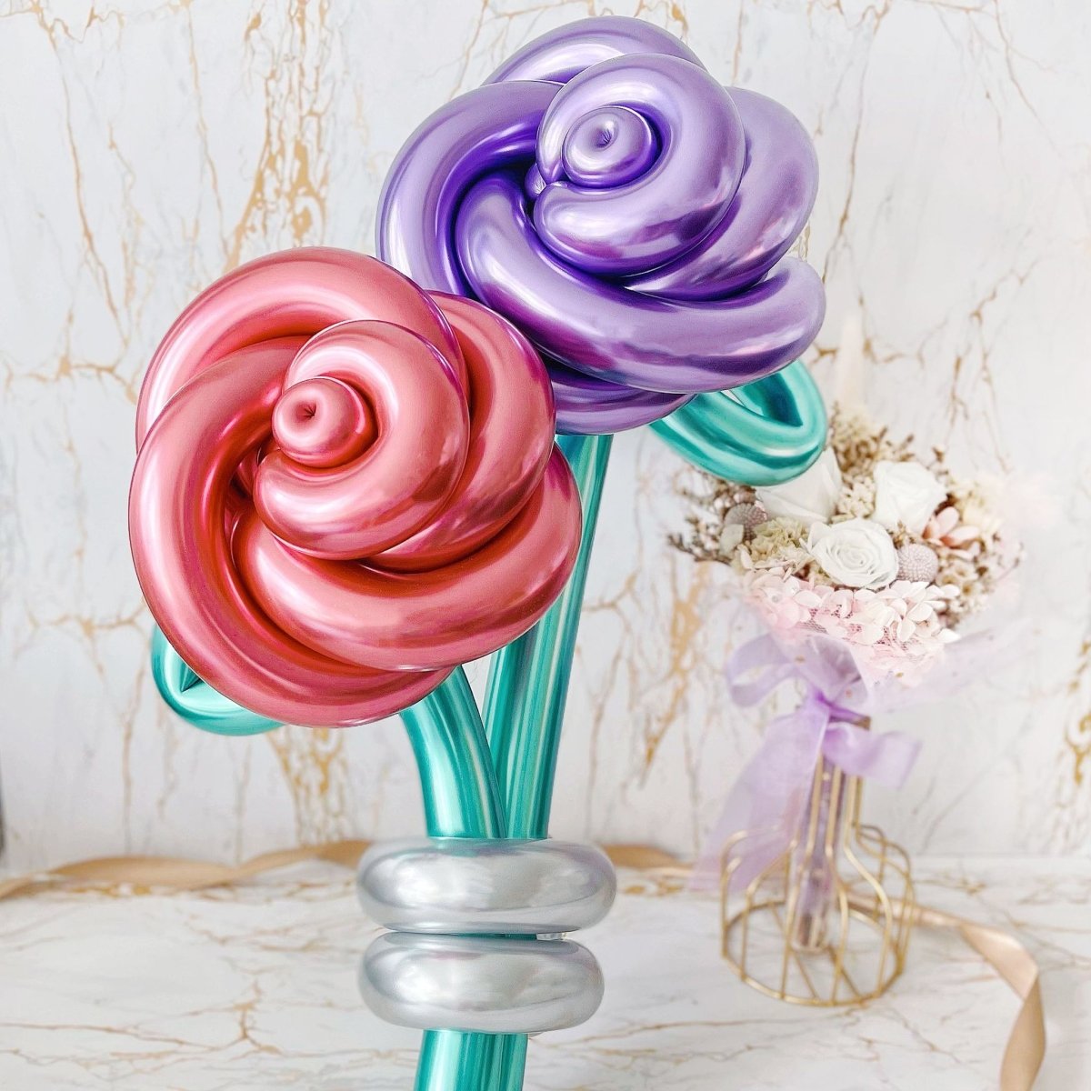 Luxurious Jumbo Rose Balloon Flower Bouquet - Rainbowly Fresh Fruit Gift and Flower Arrangments