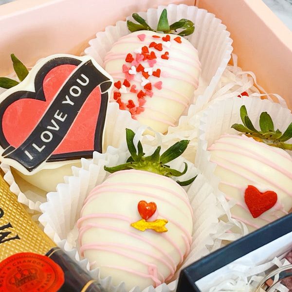 Special Chocolate Coated Strawberries with Mini Moet & Charming Pink Preserved Flower Keychain Bundle set - Rainbowly Fresh Fruit Gift and Flower Arrangments