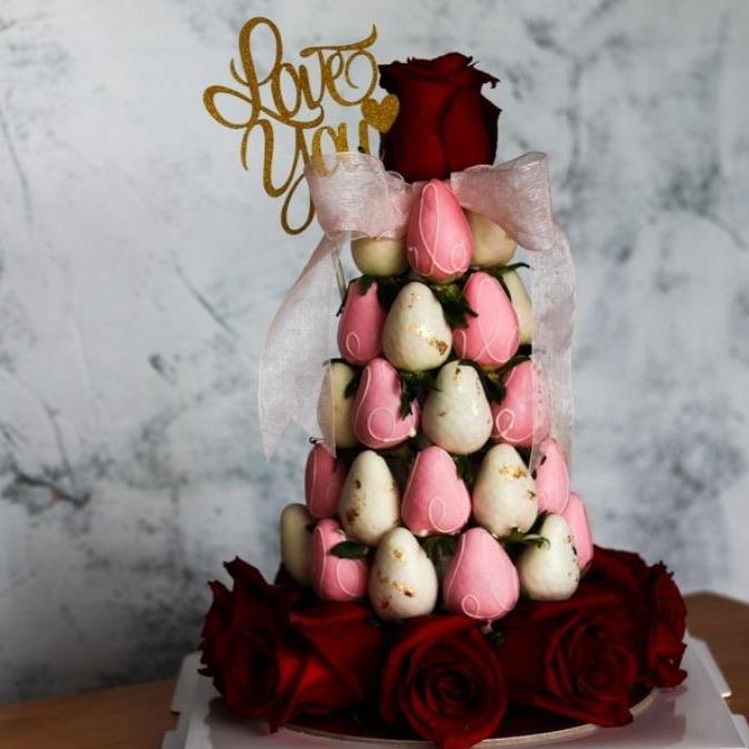 True Bliss Strawberry Tower | Fresh Fruit Arrangement with Chocolate Dipped Strawberry & Rose Flower Arrangements - Rainbowly Fresh Fruit Gift and Flower Arrangments